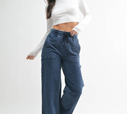 Micro-Ribbed Long-Sleeved Cropped Top