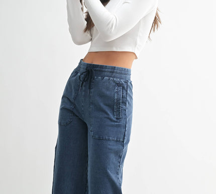 Micro-Ribbed Long-Sleeved Cropped Top