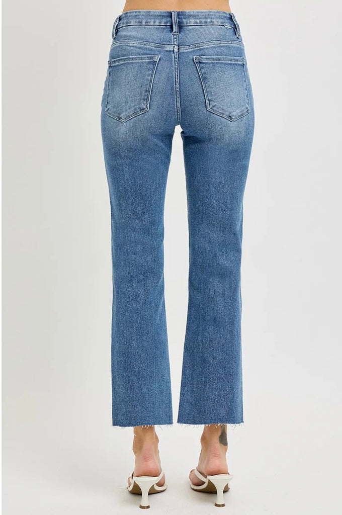 Risen denim. High Rise cropped raw hem jeans with tummy control. Best Jeans for moms over 40
Style # RDP5903